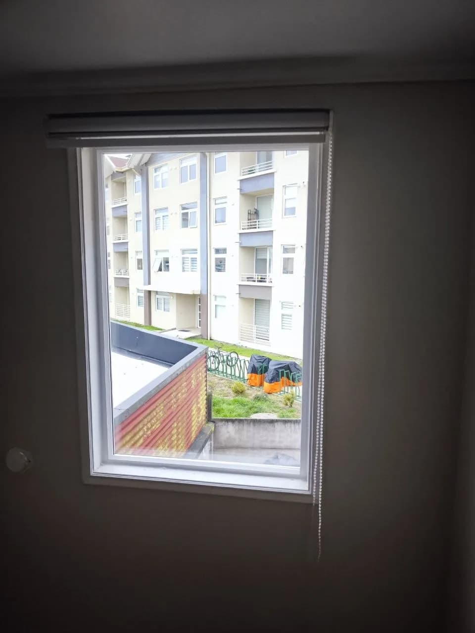 Ventana americana de PVC blanco instalada por DM Cristales